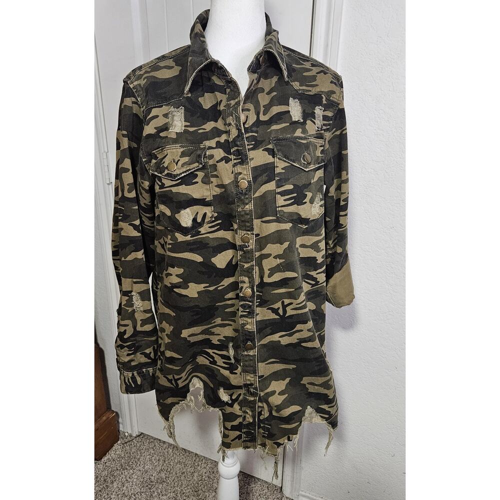 American Bazi Women's Denim Camo Shacket/Jacket Distressed Button-up